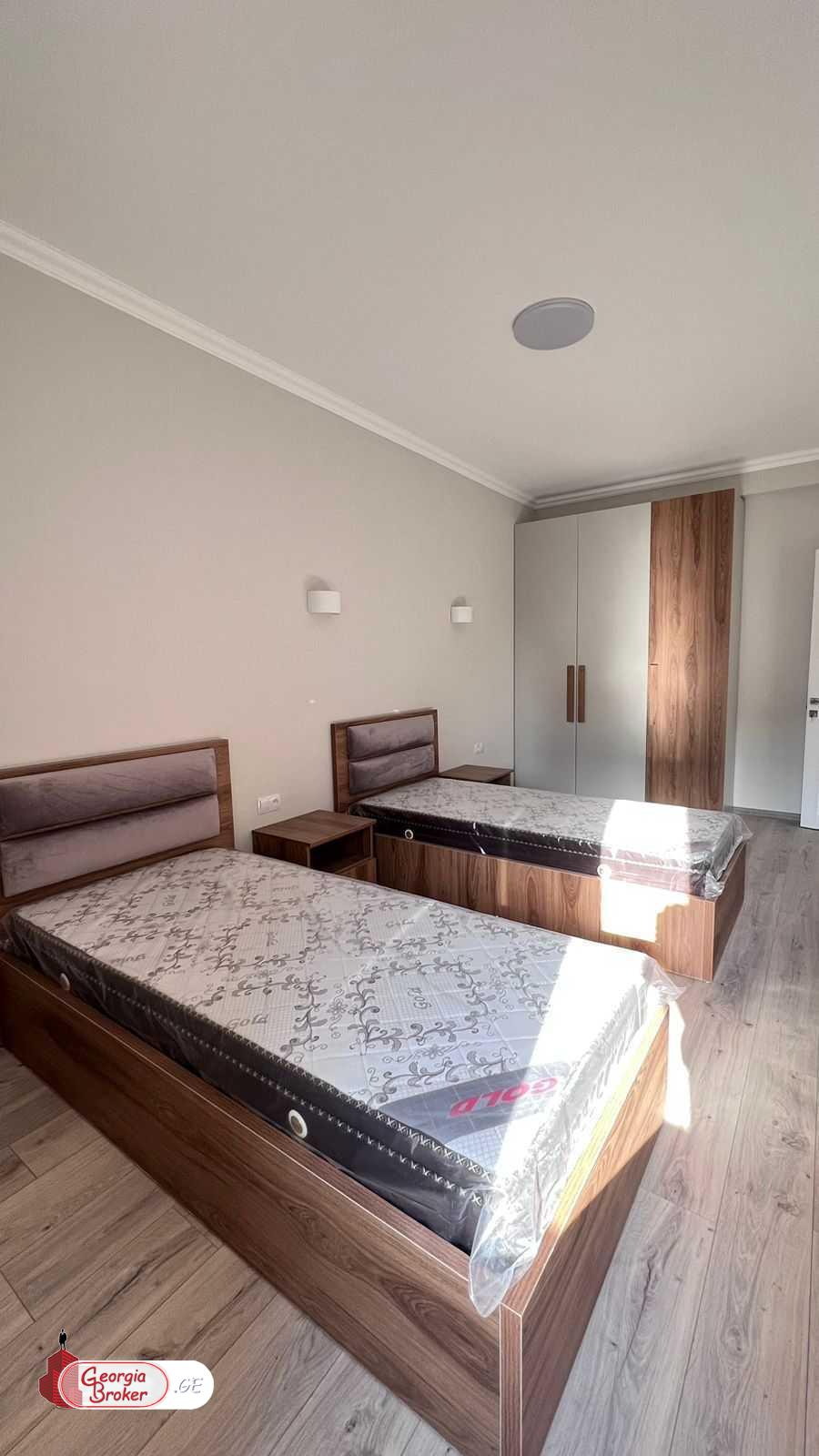 продается квартира с новым ремонтом 3-комнаты