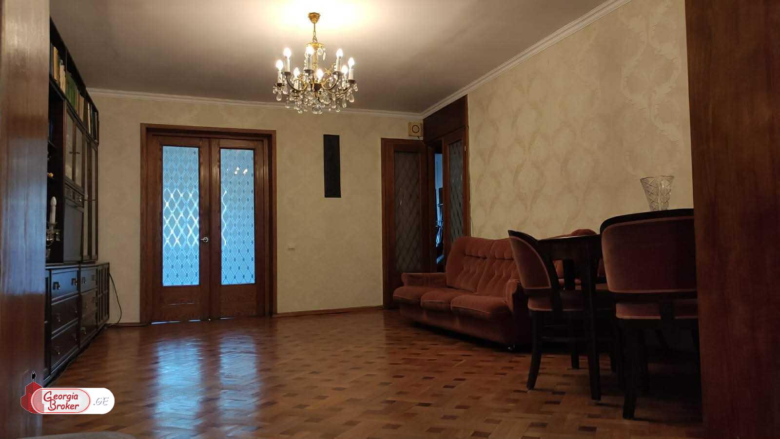 იყიდება ახალი გარემონტებული 4 ოთახიანი ბინა