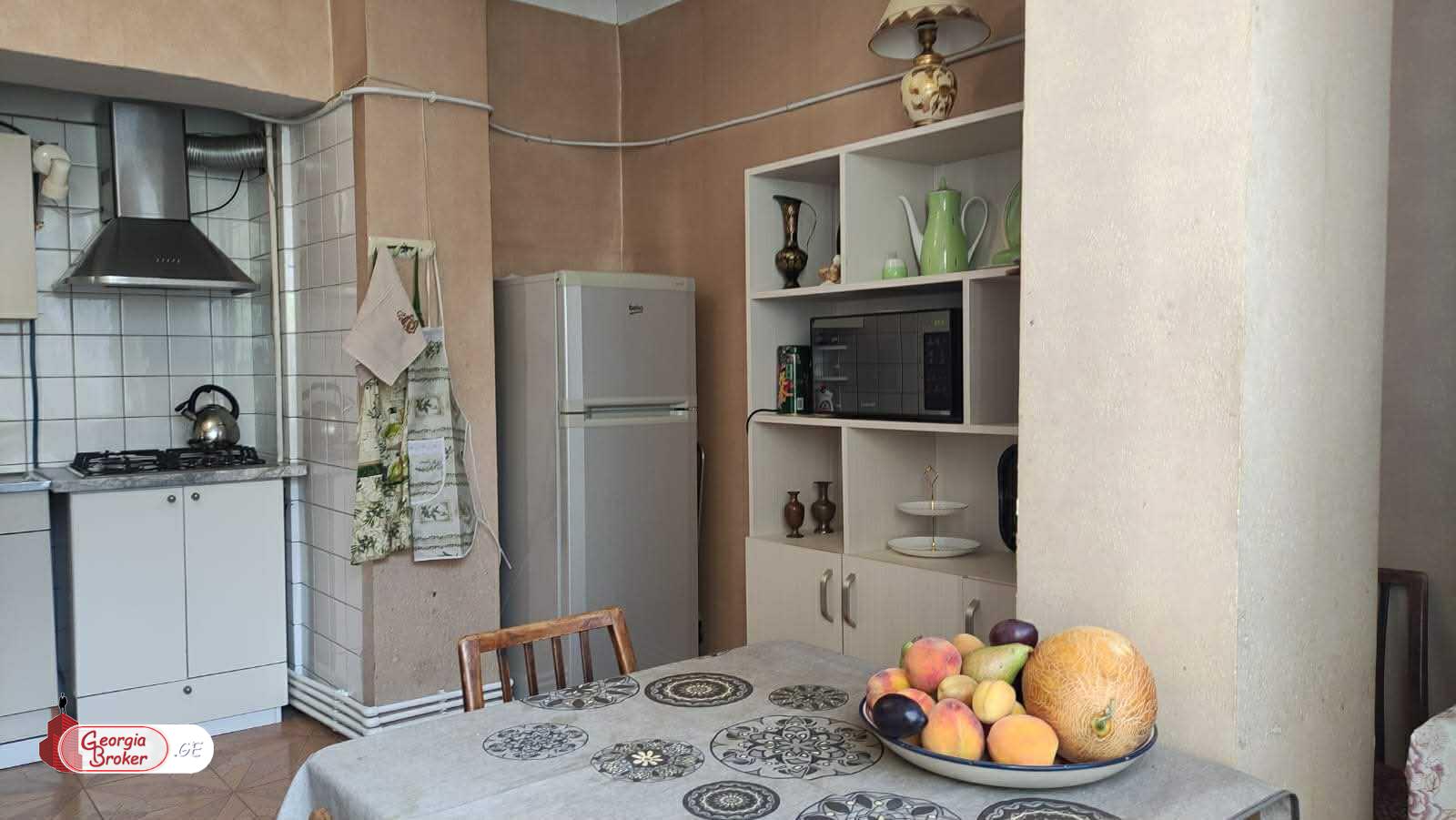 იყიდება ახალი გარემონტებული 4 ოთახიანი ბინა