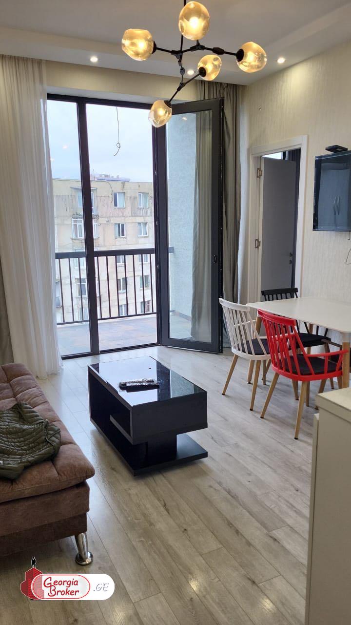 იყიდება ახალი გარემონტებული 3 ოთახიანი ბინა