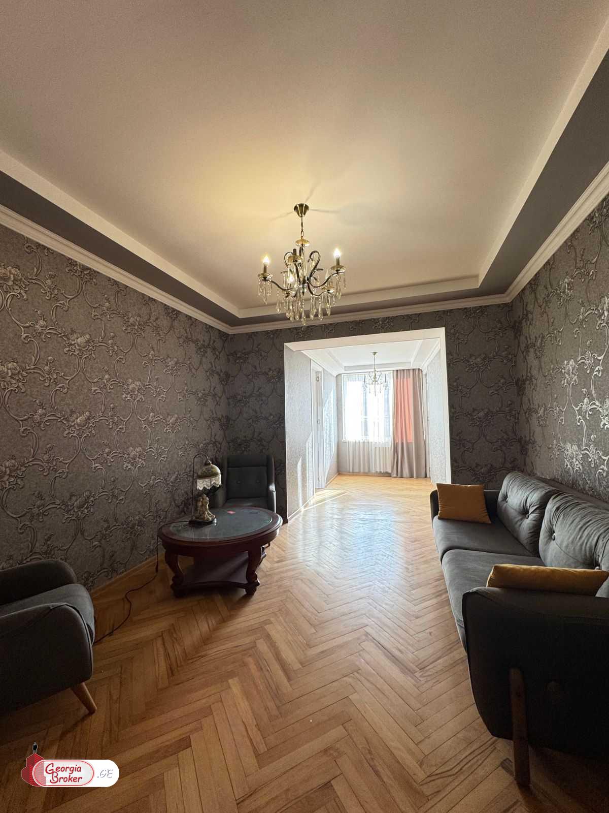 იყიდება ახალი გარემონტებული 4 ოთახიანი ბინა