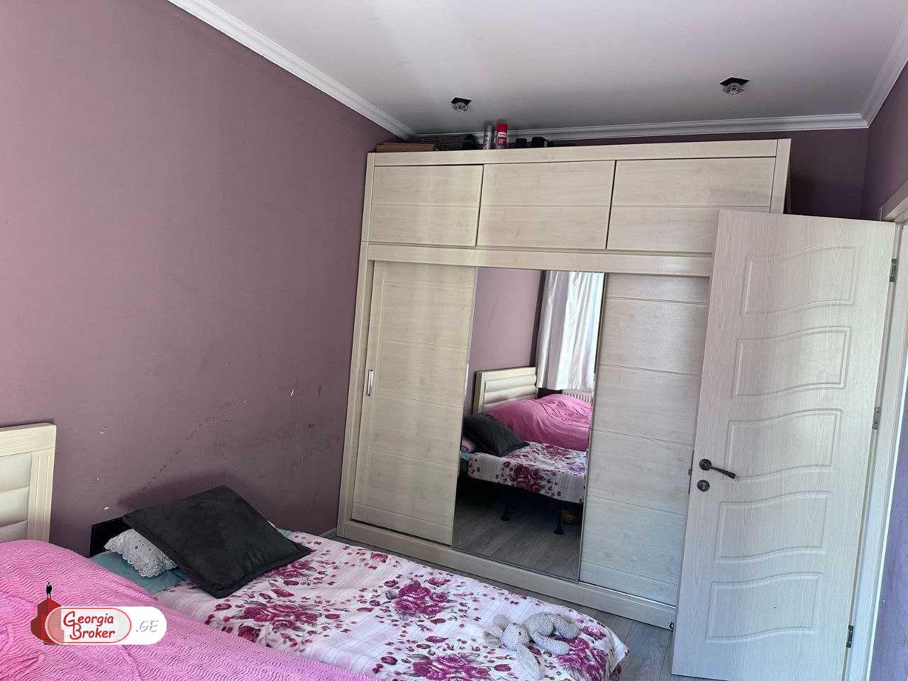 nearly repaired 3-room apartment for sale