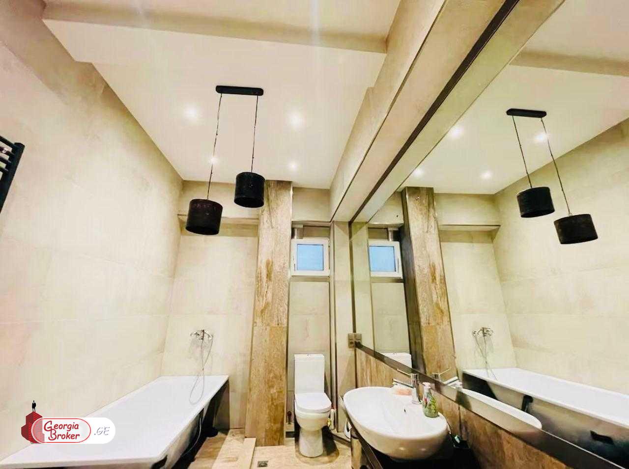 продается квартира с новым ремонтом 5-комнат