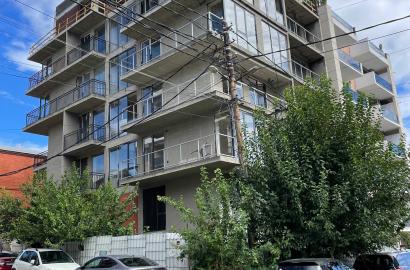 იყიდება ახალი გარემონტებული 3 ოთახიანი ბინა