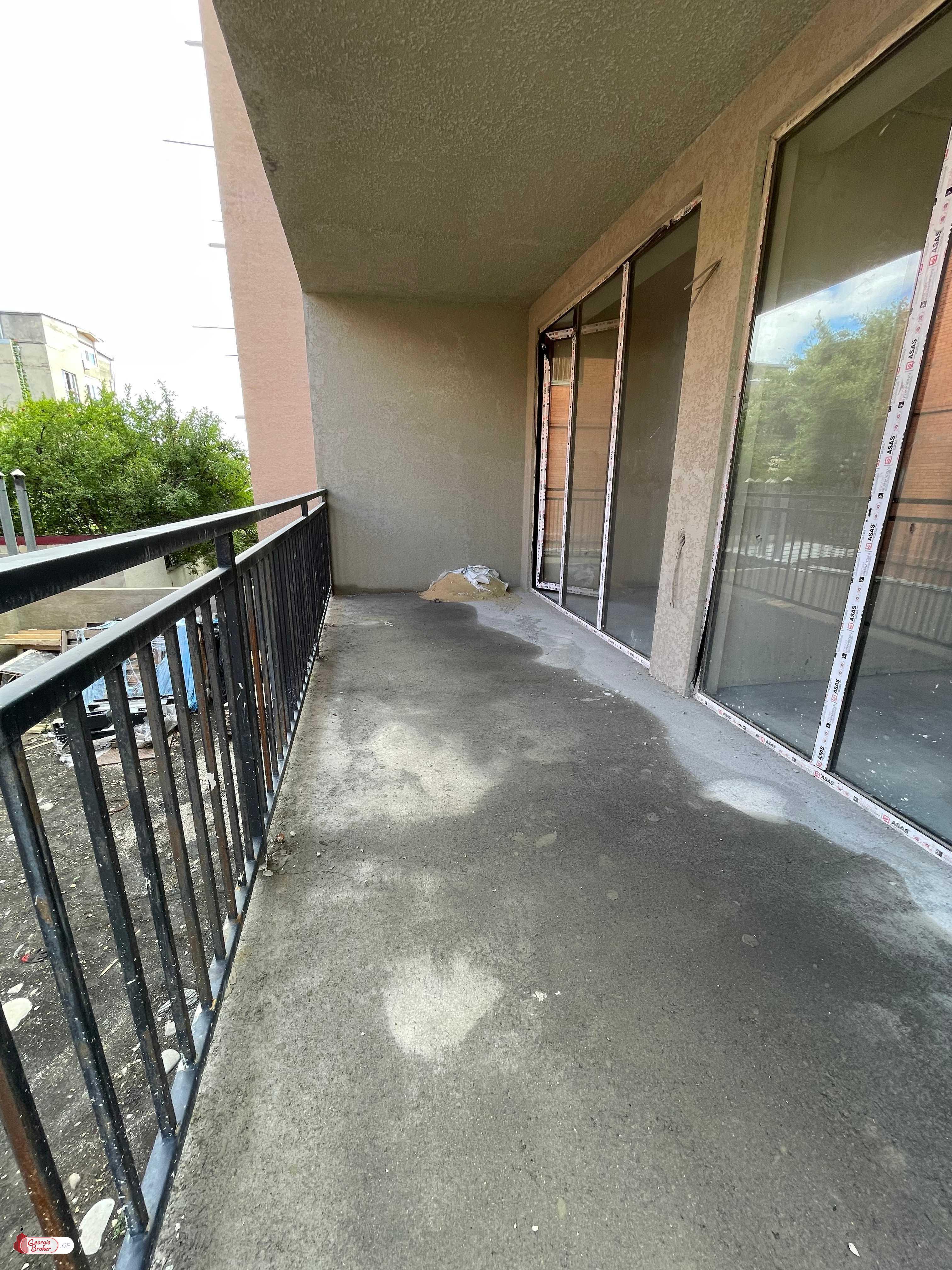 продается квартира с новым ремонтом 3-комнаты