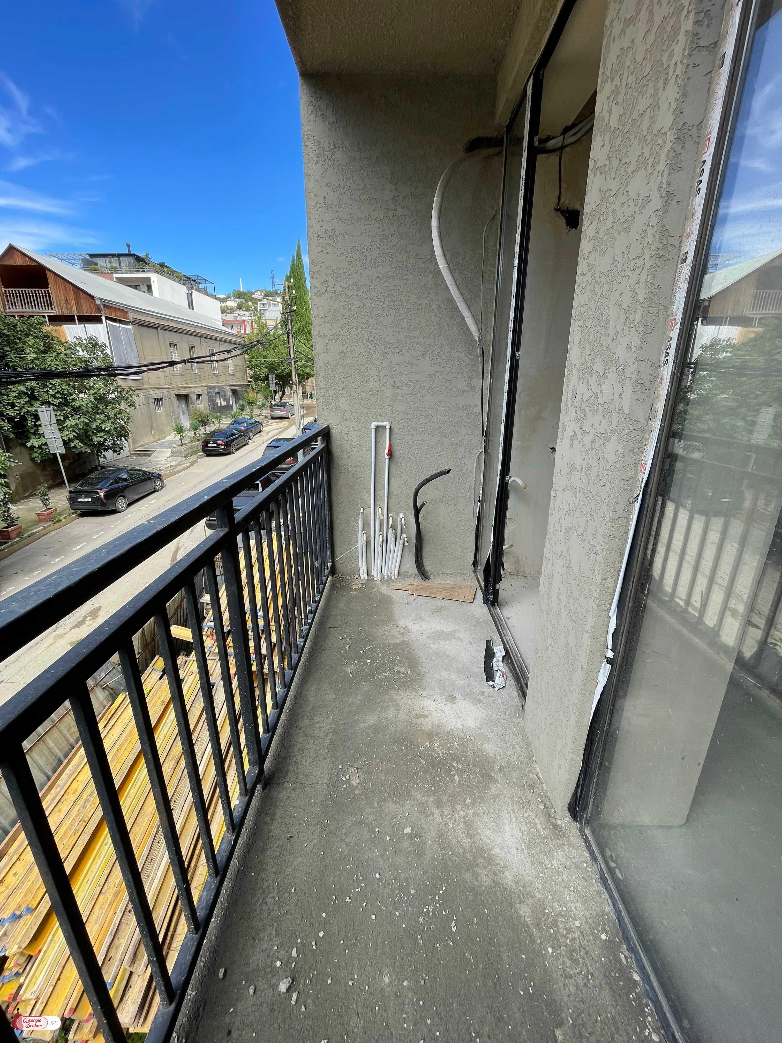 продается квартира с новым ремонтом 3-комнаты