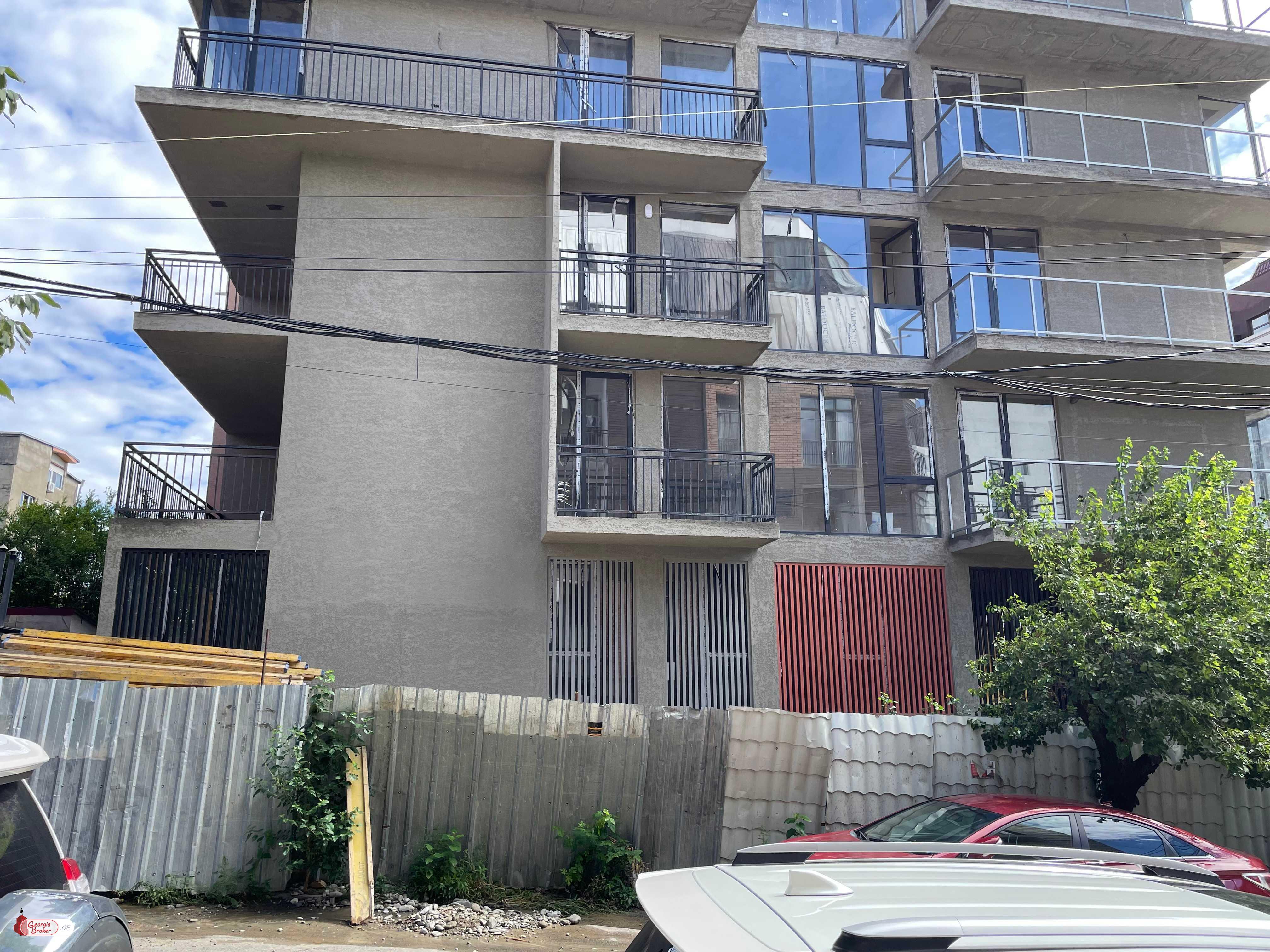 продается квартира с новым ремонтом 3-комнаты