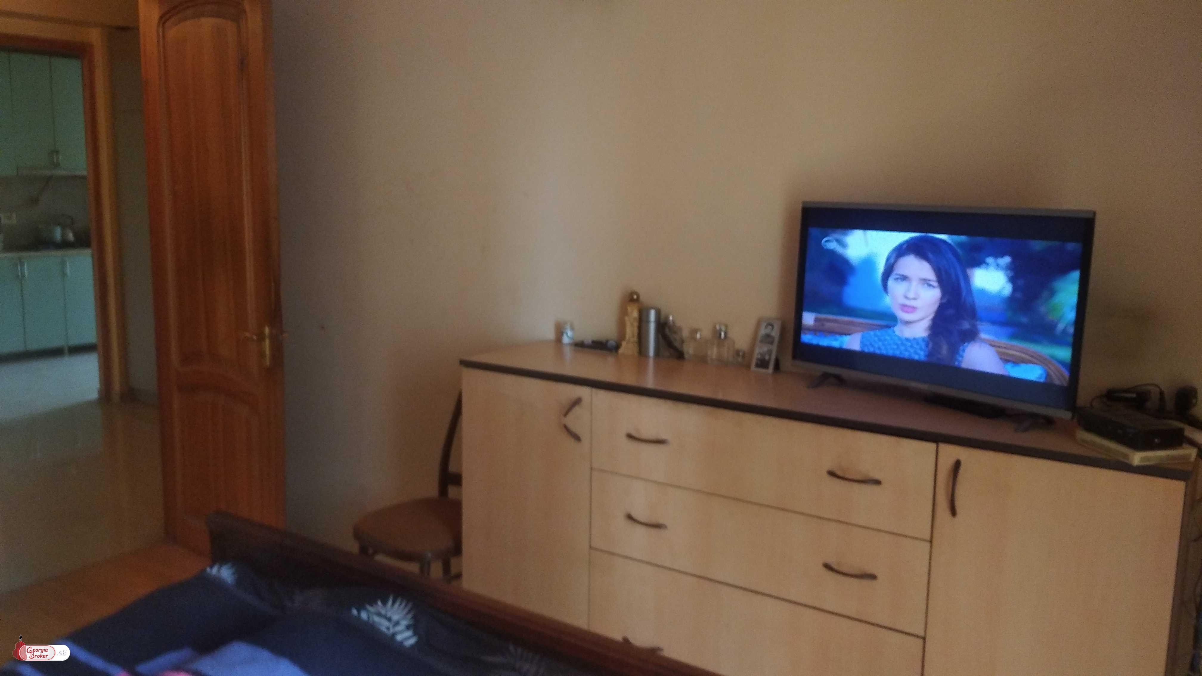 იყიდება ახალი გარემონტებული 3 ოთახიანი ბინა