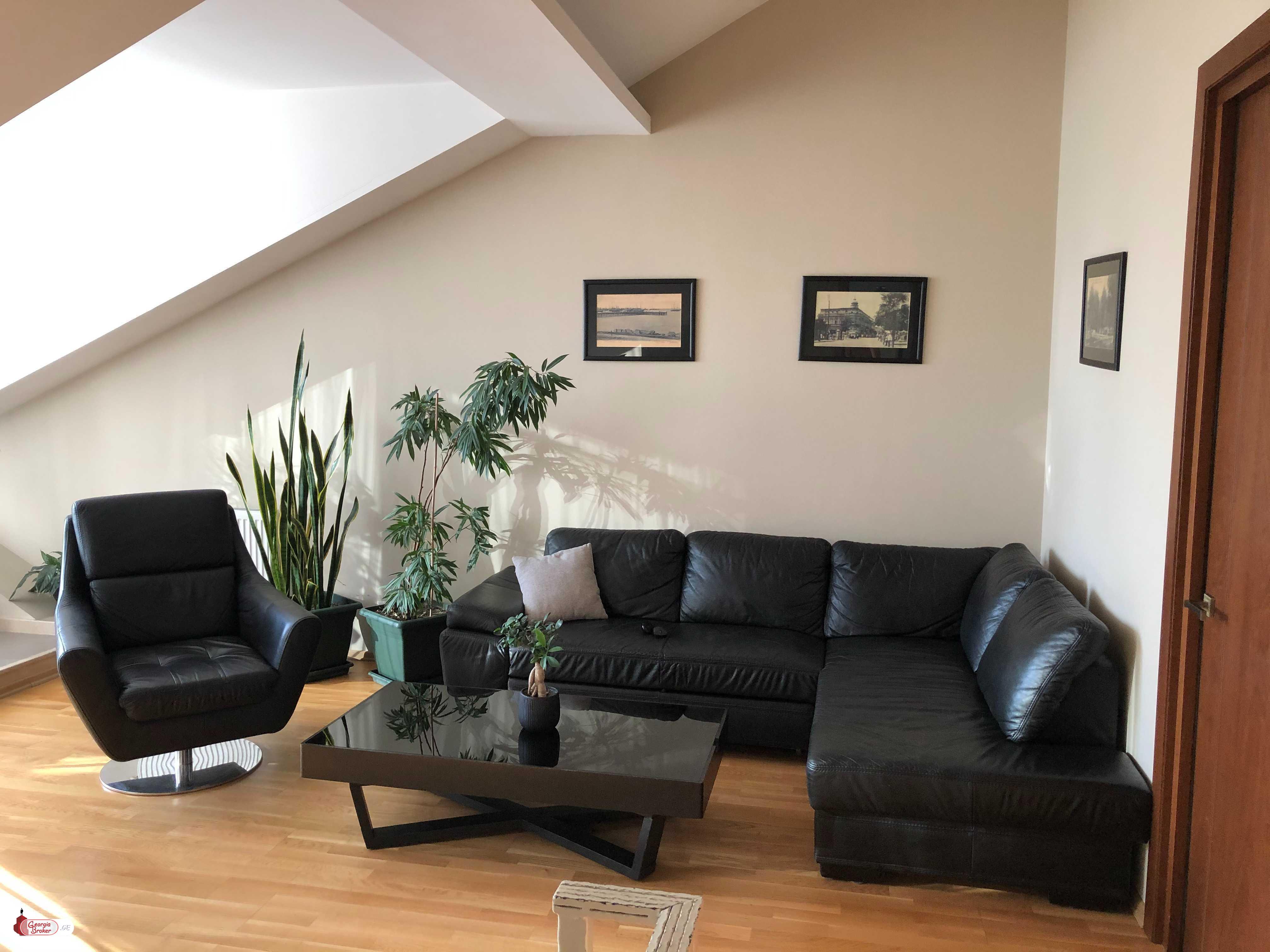 nearly repaired 6-room apartment for sale