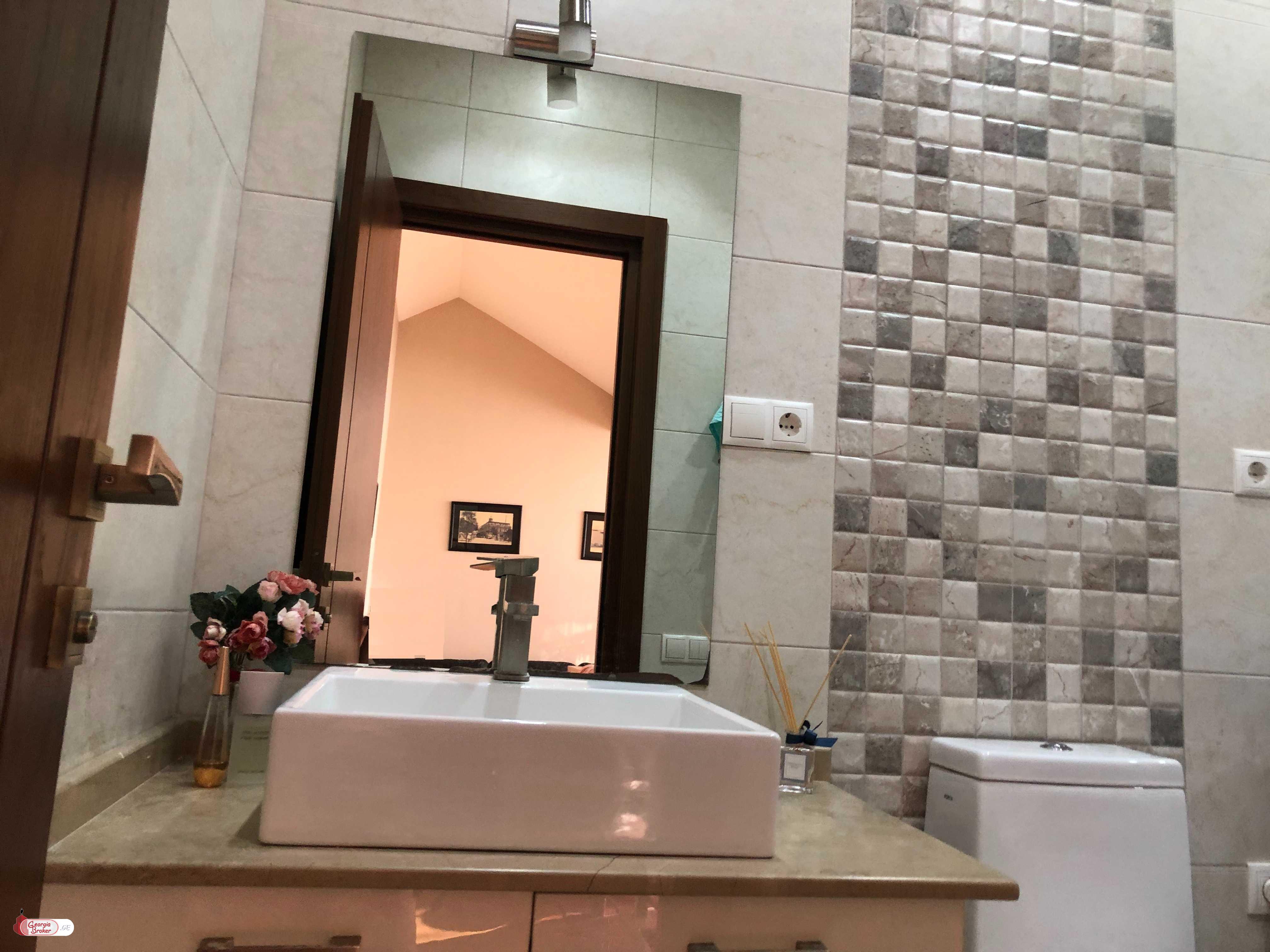 nearly repaired 6-room apartment for sale