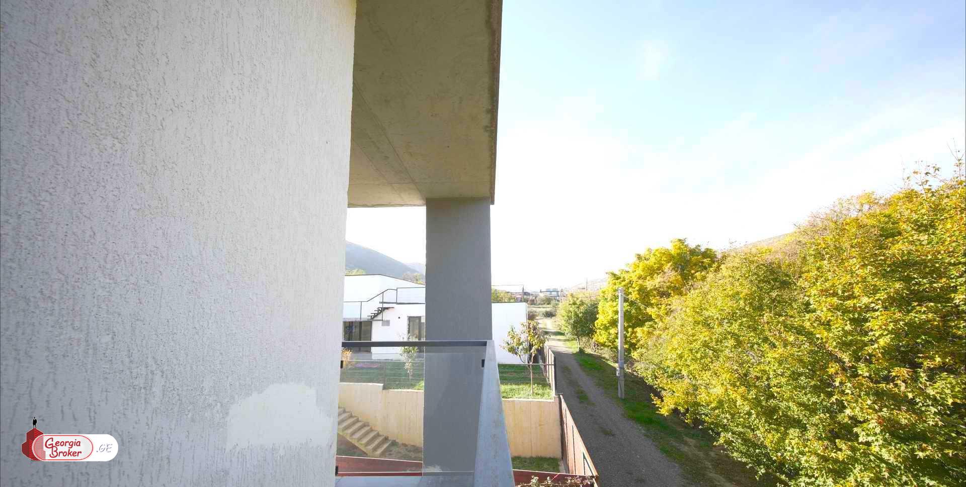 nearly repaired 6-room house for sale