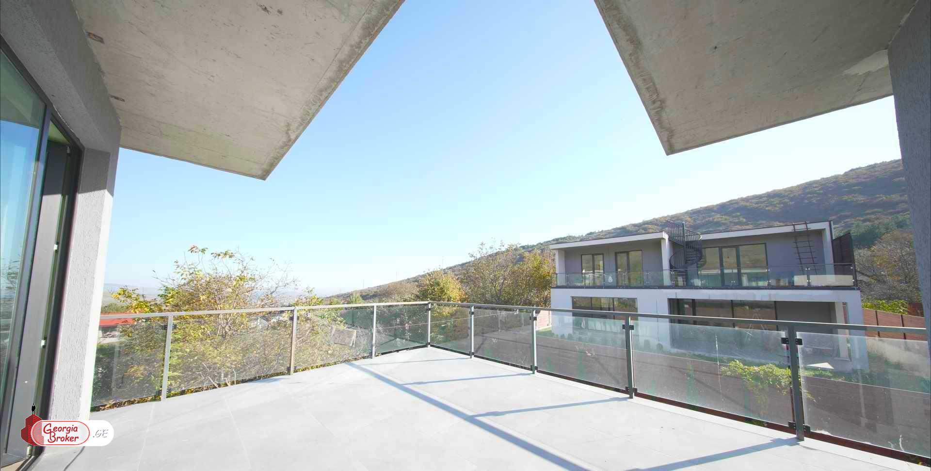 nearly repaired 6-room house for sale