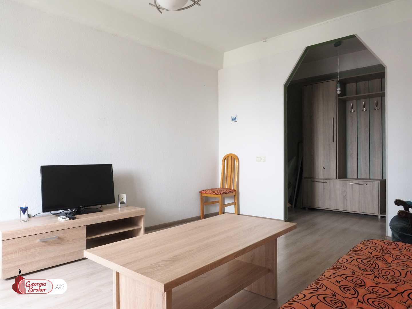 nearly repaired 3-room apartment for sale