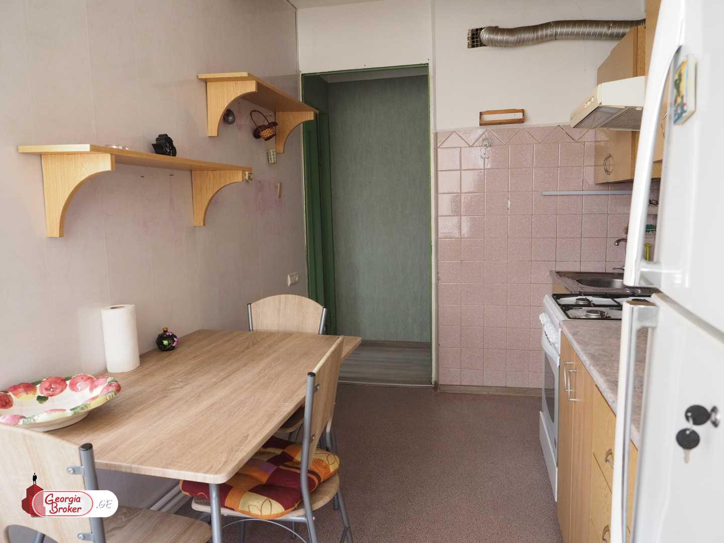 nearly repaired 3-room apartment for sale