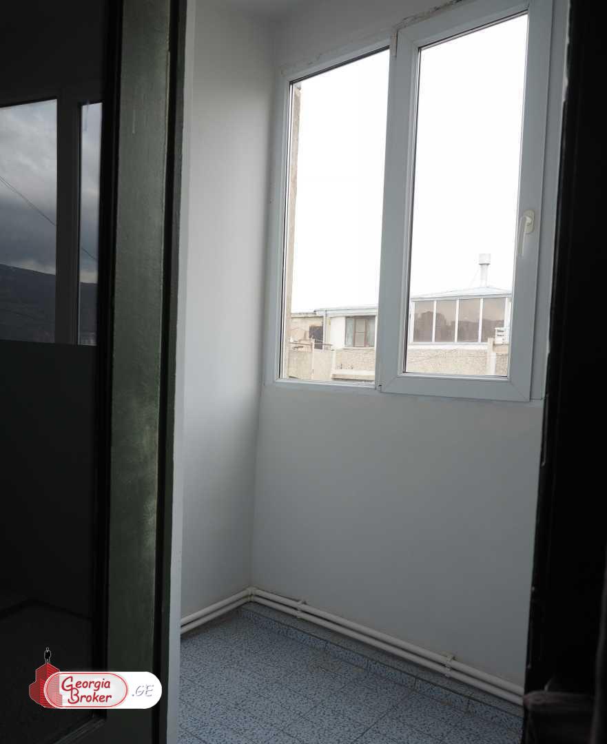 nearly repaired 3-room apartment for sale