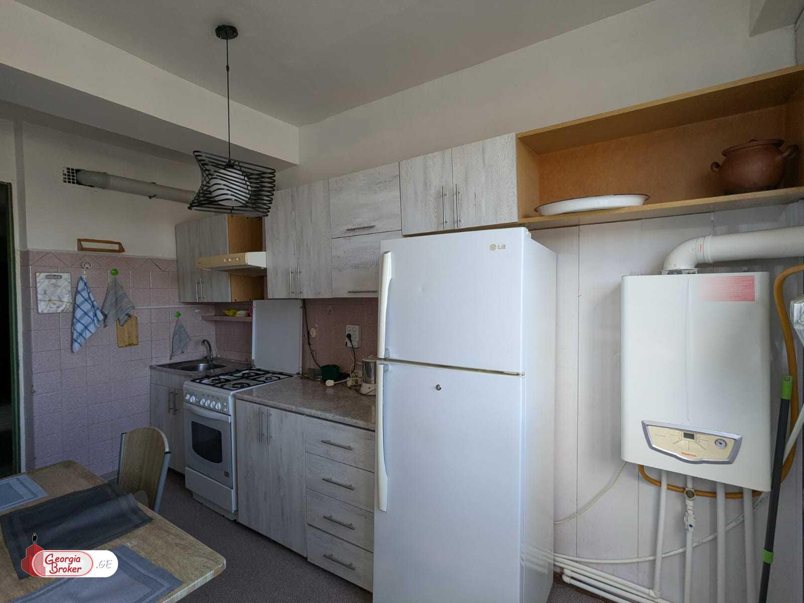 nearly repaired 3-room apartment for sale