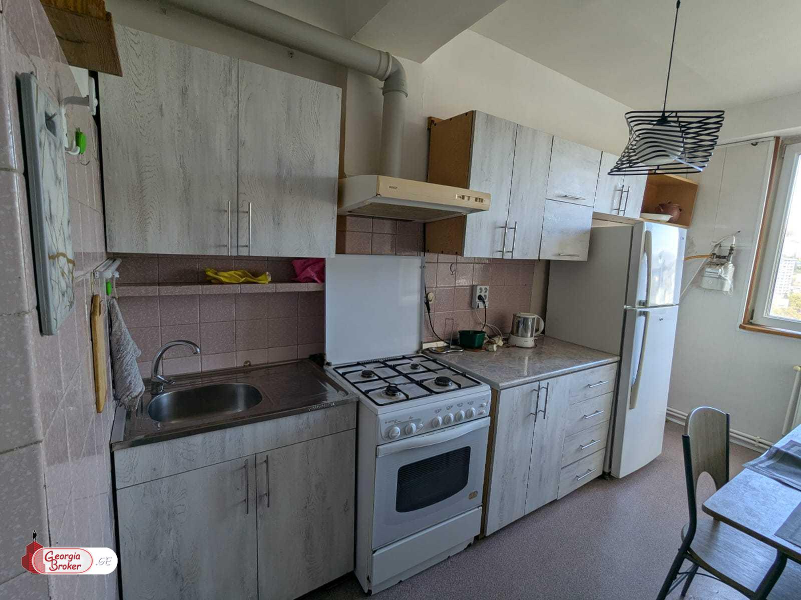nearly repaired 3-room apartment for sale