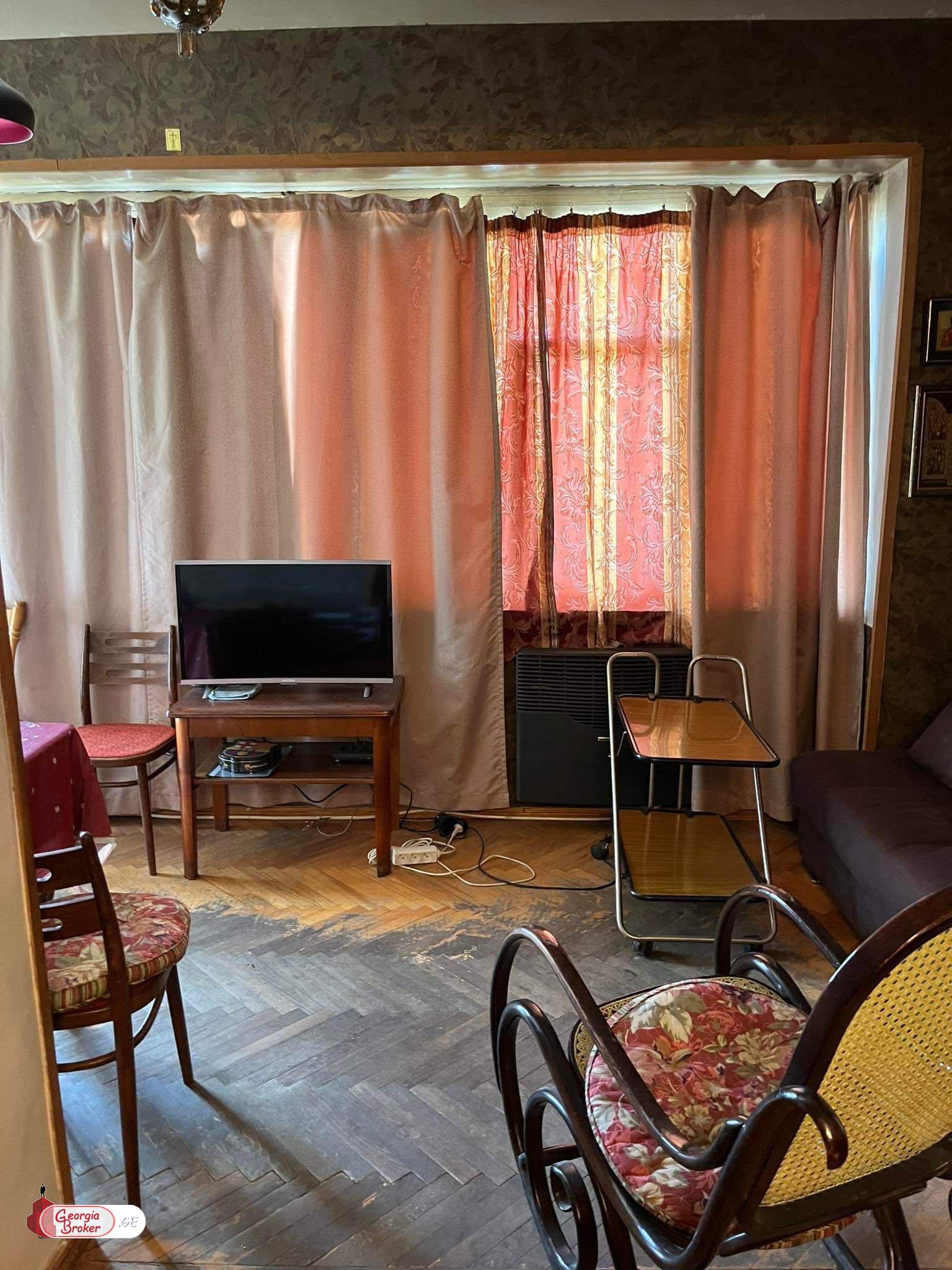nearly repaired 3-room apartment for sale