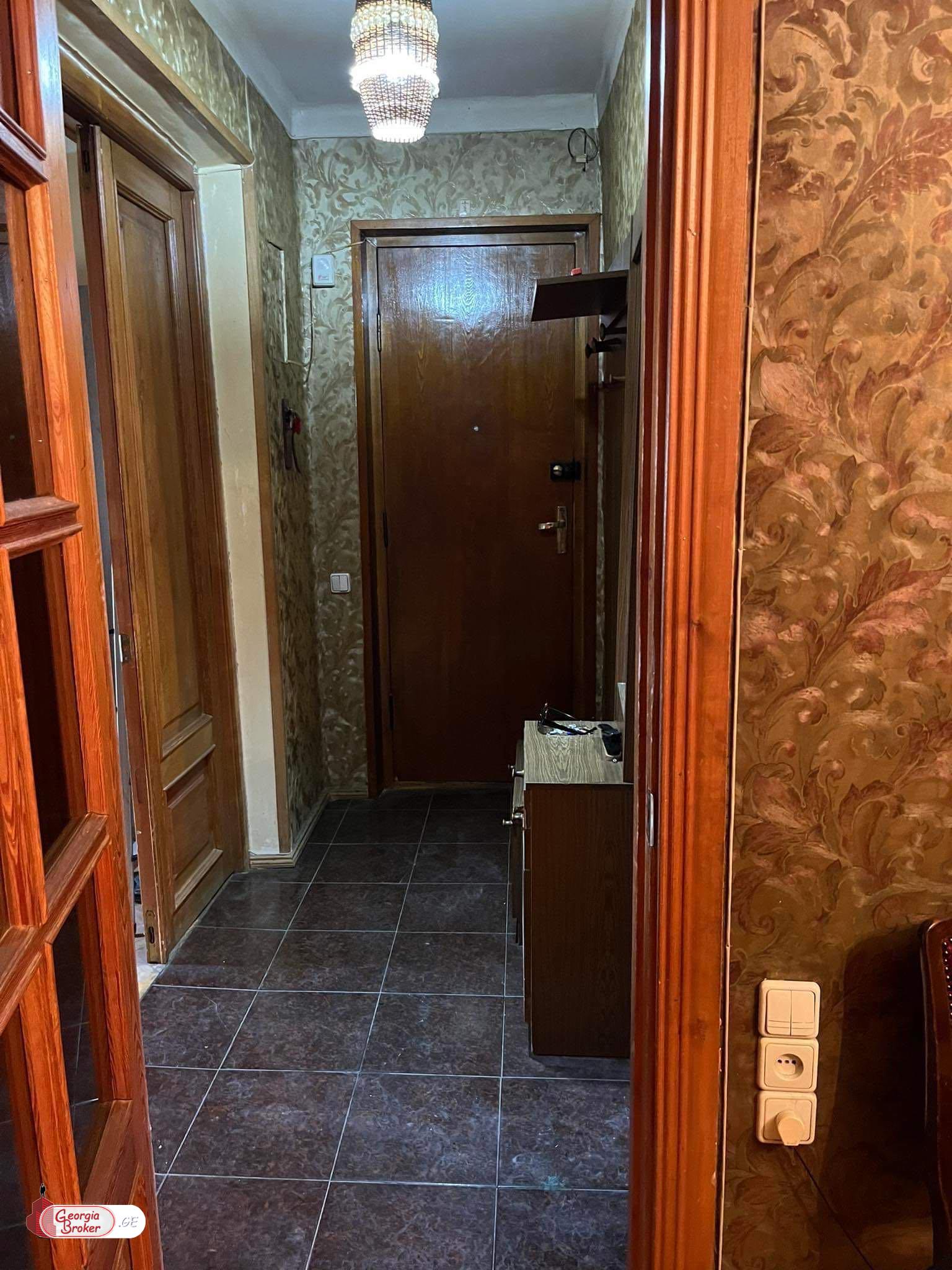nearly repaired 3-room apartment for sale
