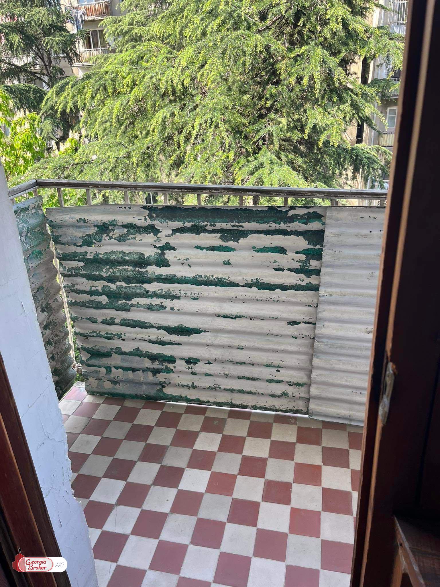 nearly repaired 3-room apartment for sale