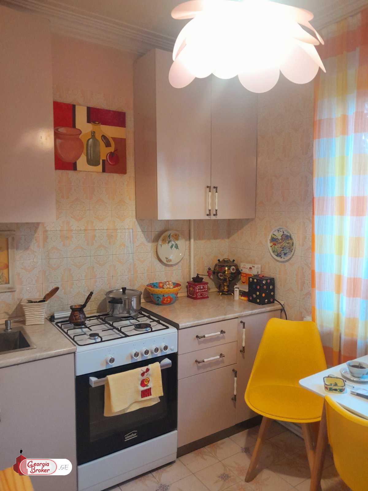 nearly repaired 3-room apartment for sale