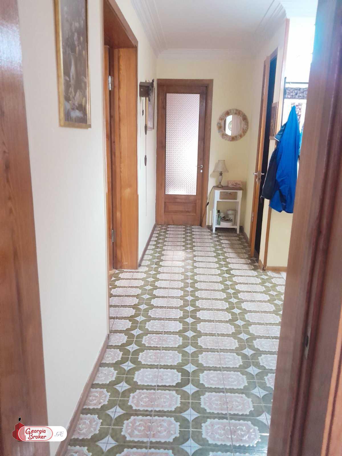 nearly repaired 3-room apartment for sale