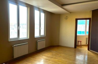 იყიდება ახალი გარემონტებული 3 ოთახიანი ბინა