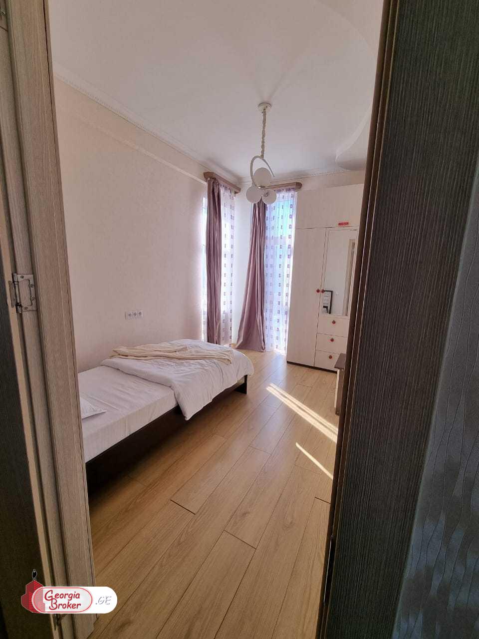 იყიდება ახალი გარემონტებული 3 ოთახიანი ბინა