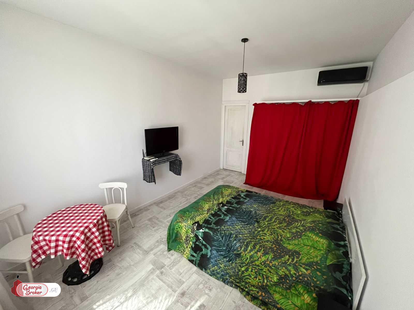 იყიდება ახალი გარემონტებული 4 ოთახიანი ბინა