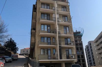 იყიდება ახალი გარემონტებული 3 ოთახიანი ბინა