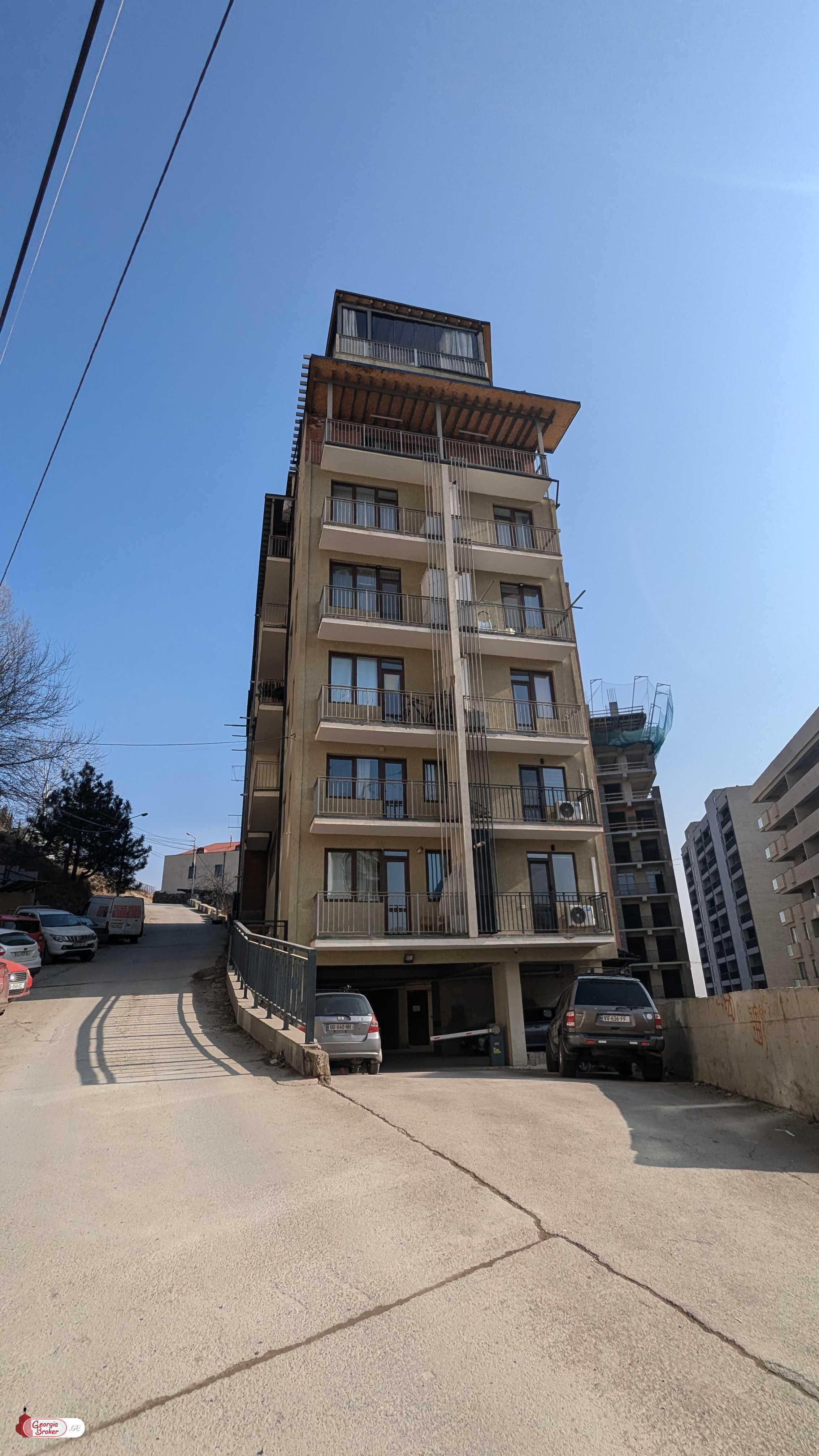 იყიდება ახალი გარემონტებული 3 ოთახიანი ბინა