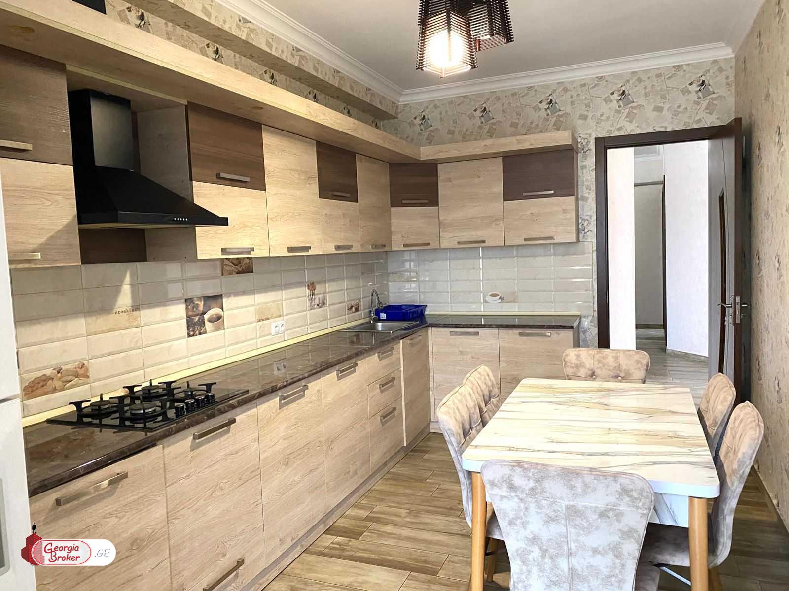 იყიდება ახალი გარემონტებული 4 ოთახიანი ბინა