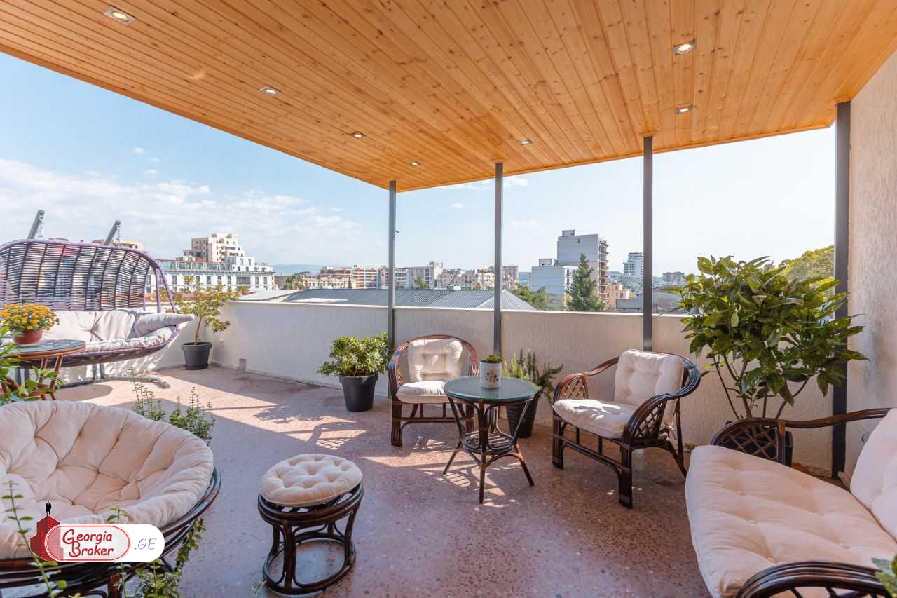 იყიდება ახალი გარემონტებული 5 ოთახიანი ბინა