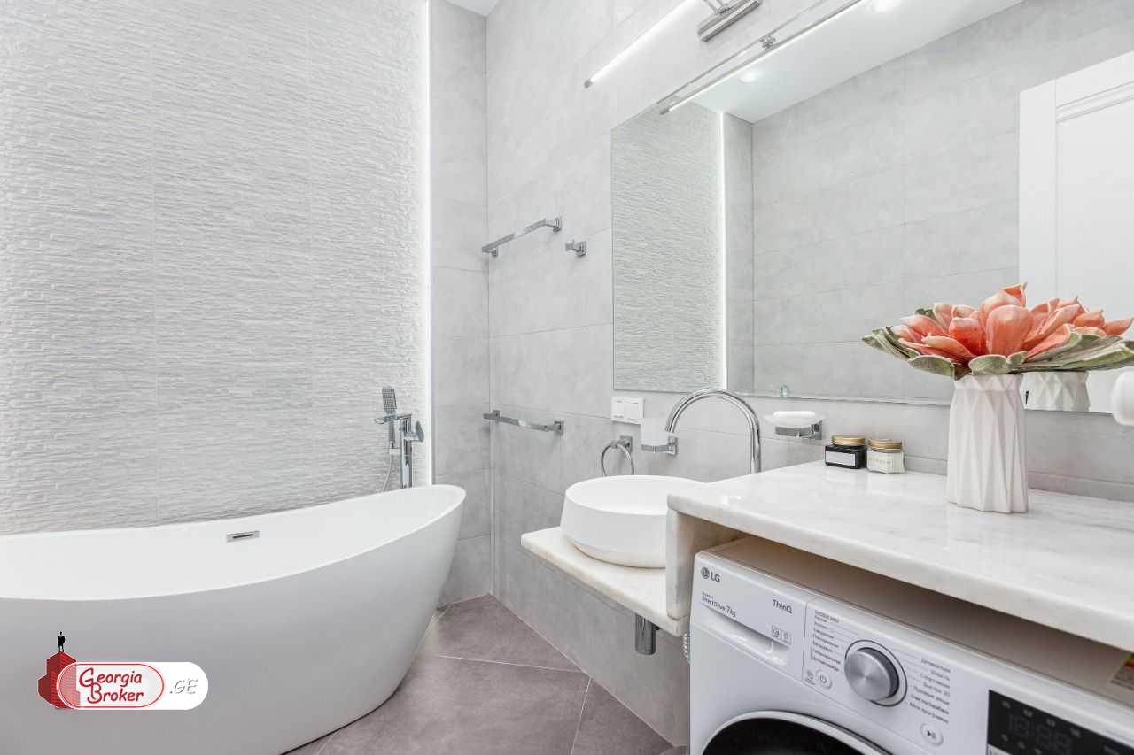 იყიდება ახალი გარემონტებული 5 ოთახიანი ბინა