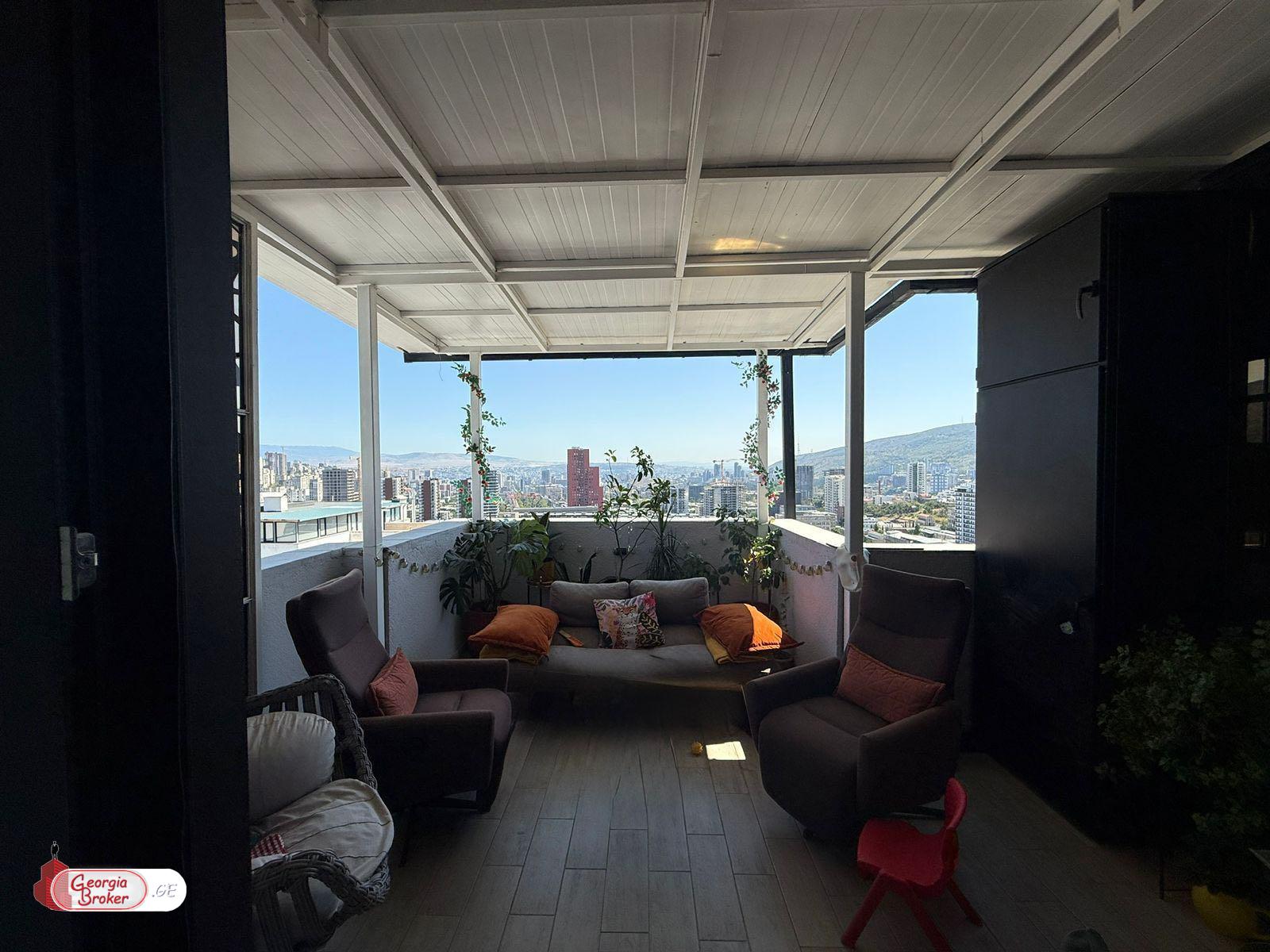 იყიდება ახალი გარემონტებული 6 ოთახიანი ბინა