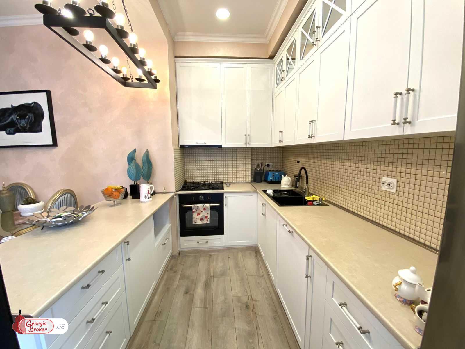 იყიდება ახალი გარემონტებული 3 ოთახიანი ბინა