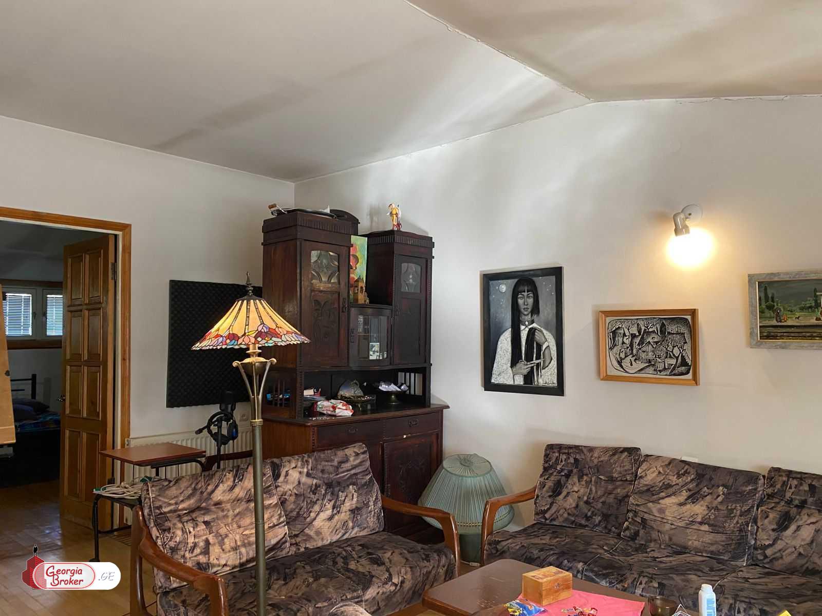 продается квартира со старым ремонтом 7-комнат