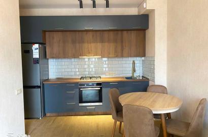 в аренду квартира с новым ремонтом 3-комнаты