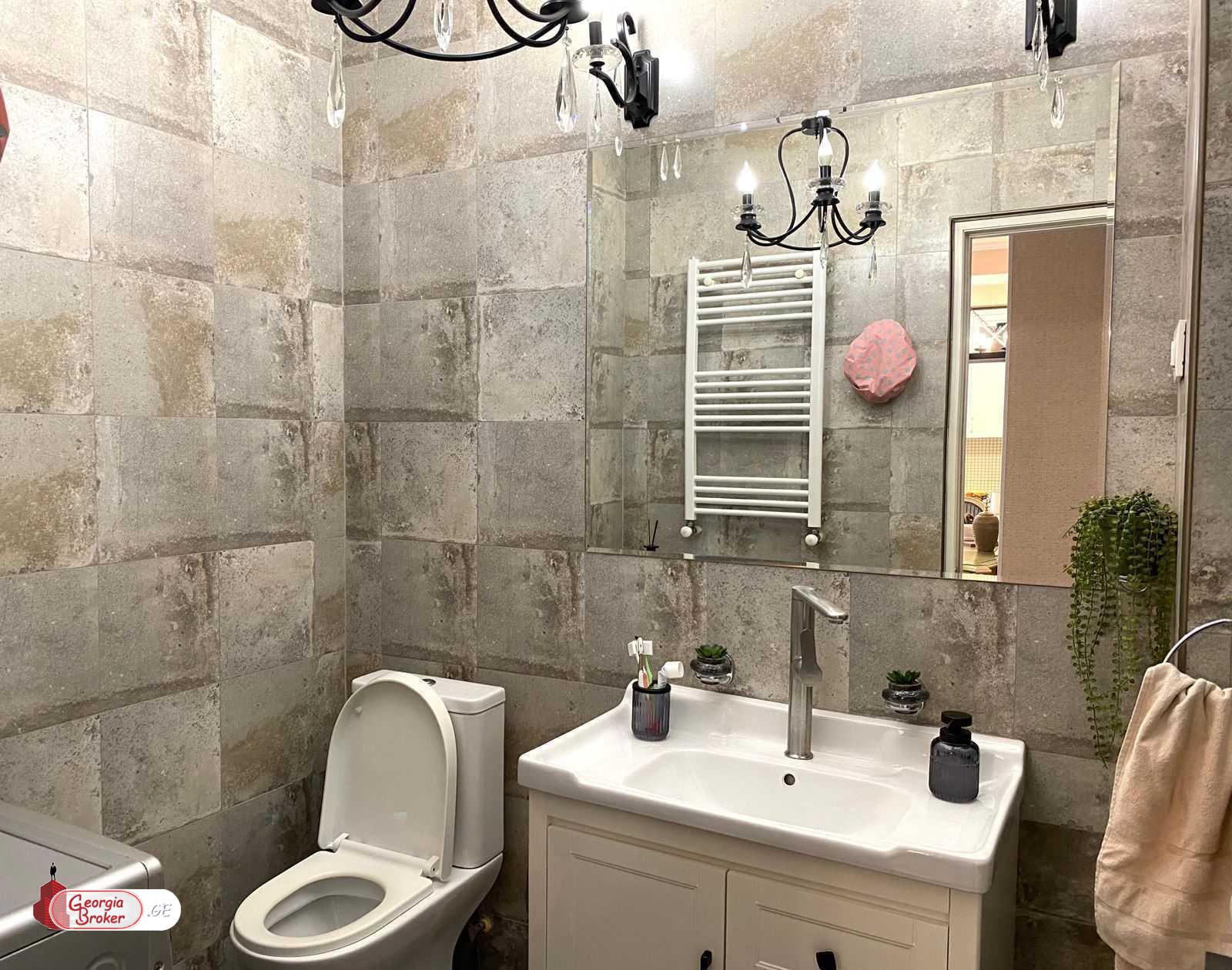 იყიდება ახალი გარემონტებული 3 ოთახიანი ბინა