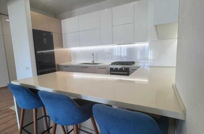 იყიდება ახალი გარემონტებული 4 ოთახიანი ბინა