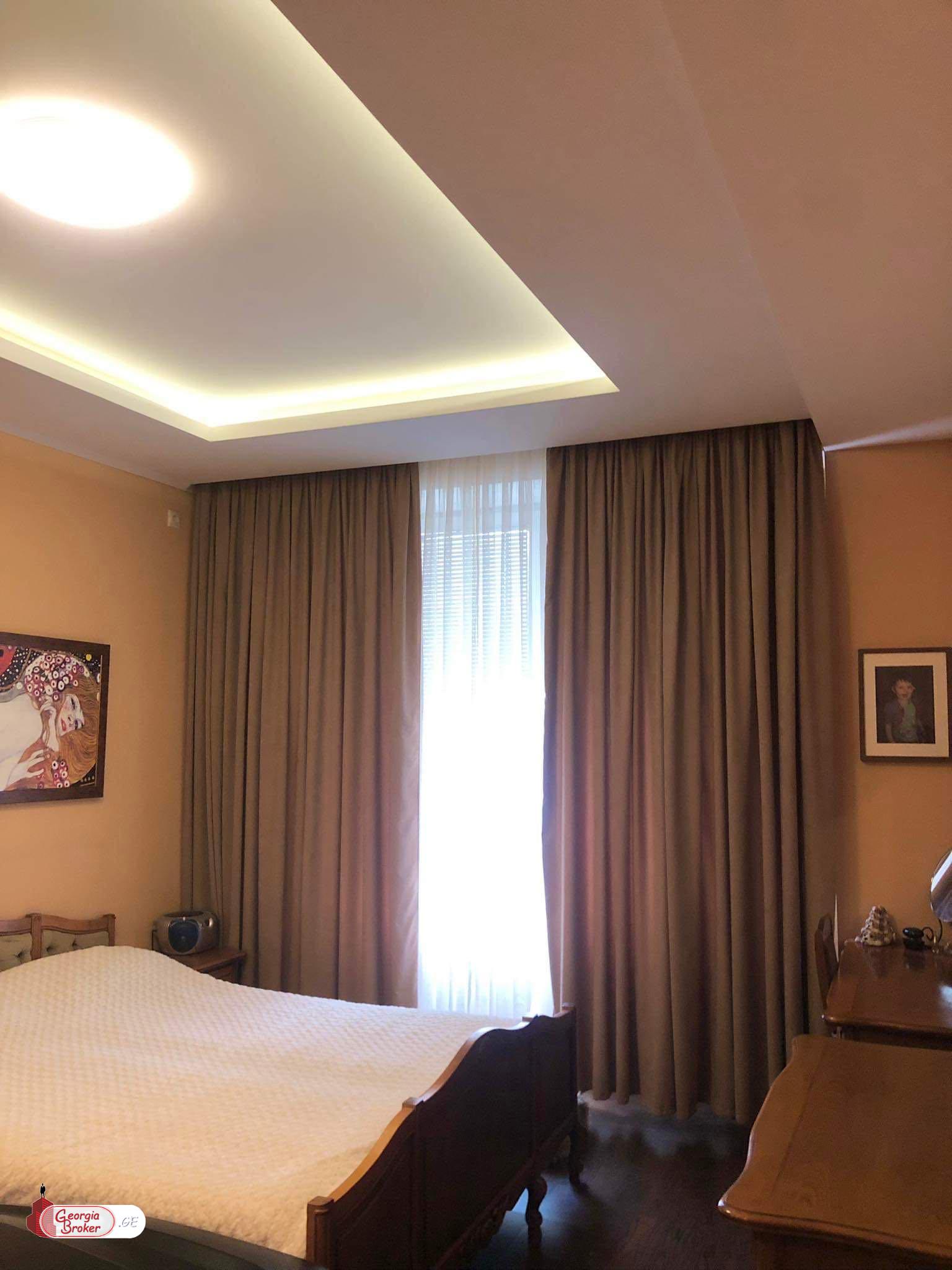 იყიდება ახალი გარემონტებული 5 ოთახიანი ბინა