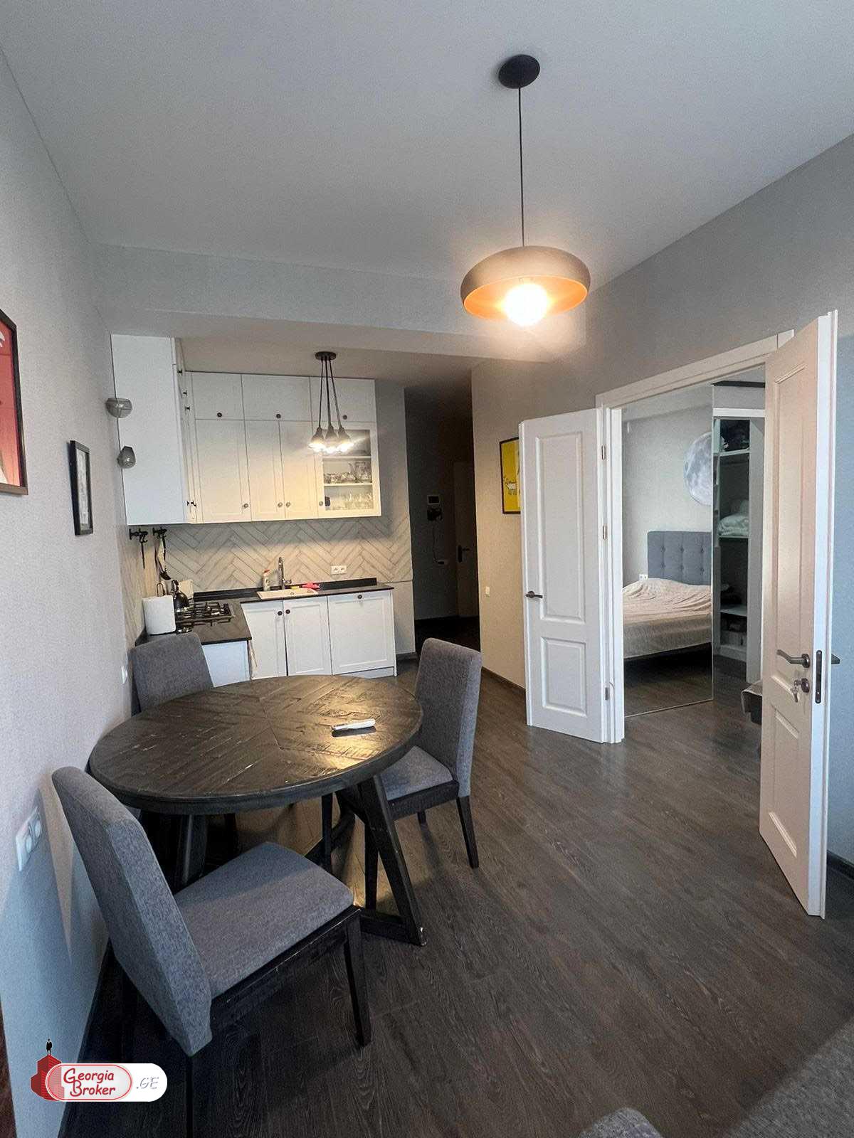 nearly repaired 2-room apartment for sale