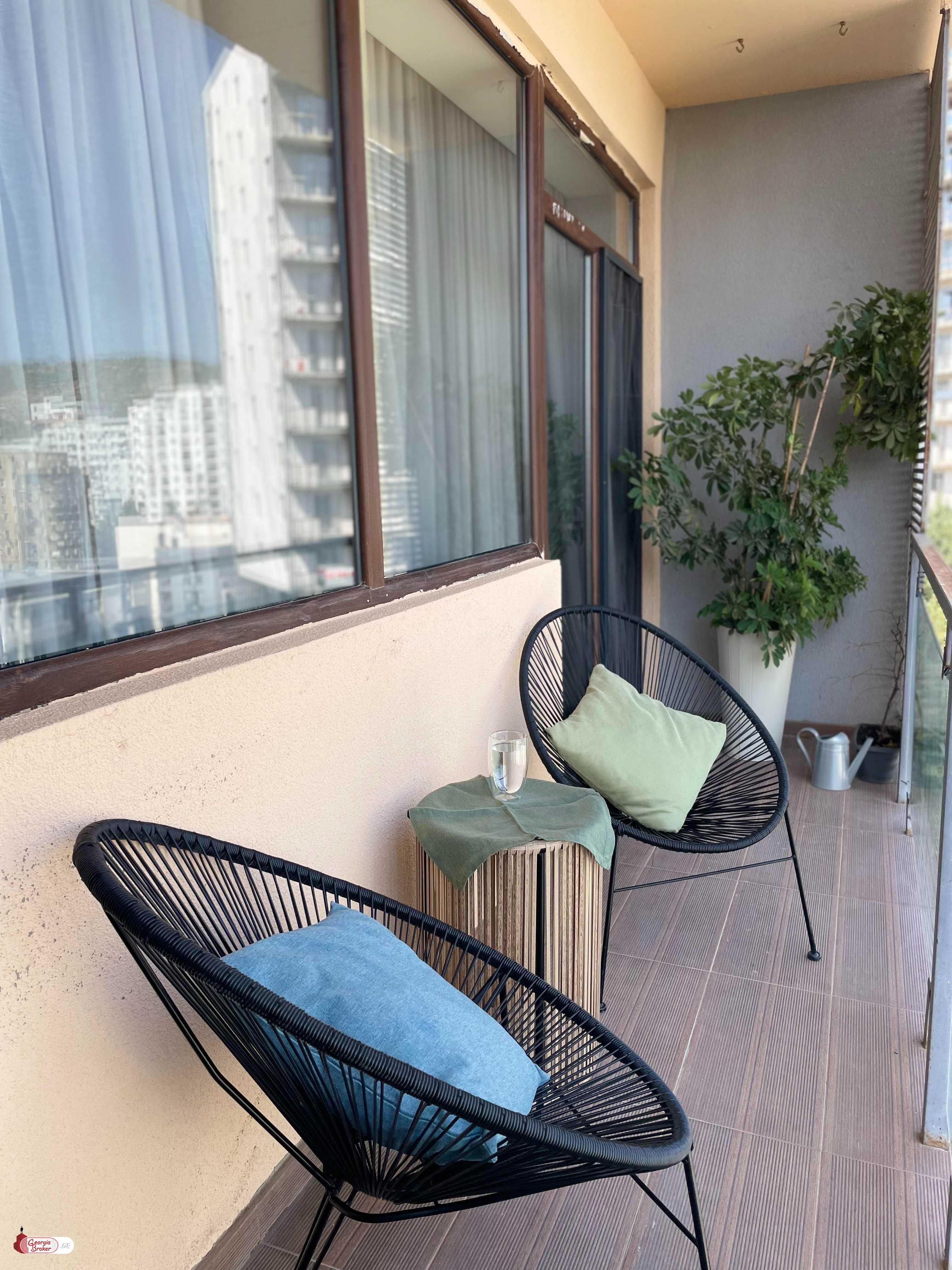 nearly repaired 2-room apartment for sale