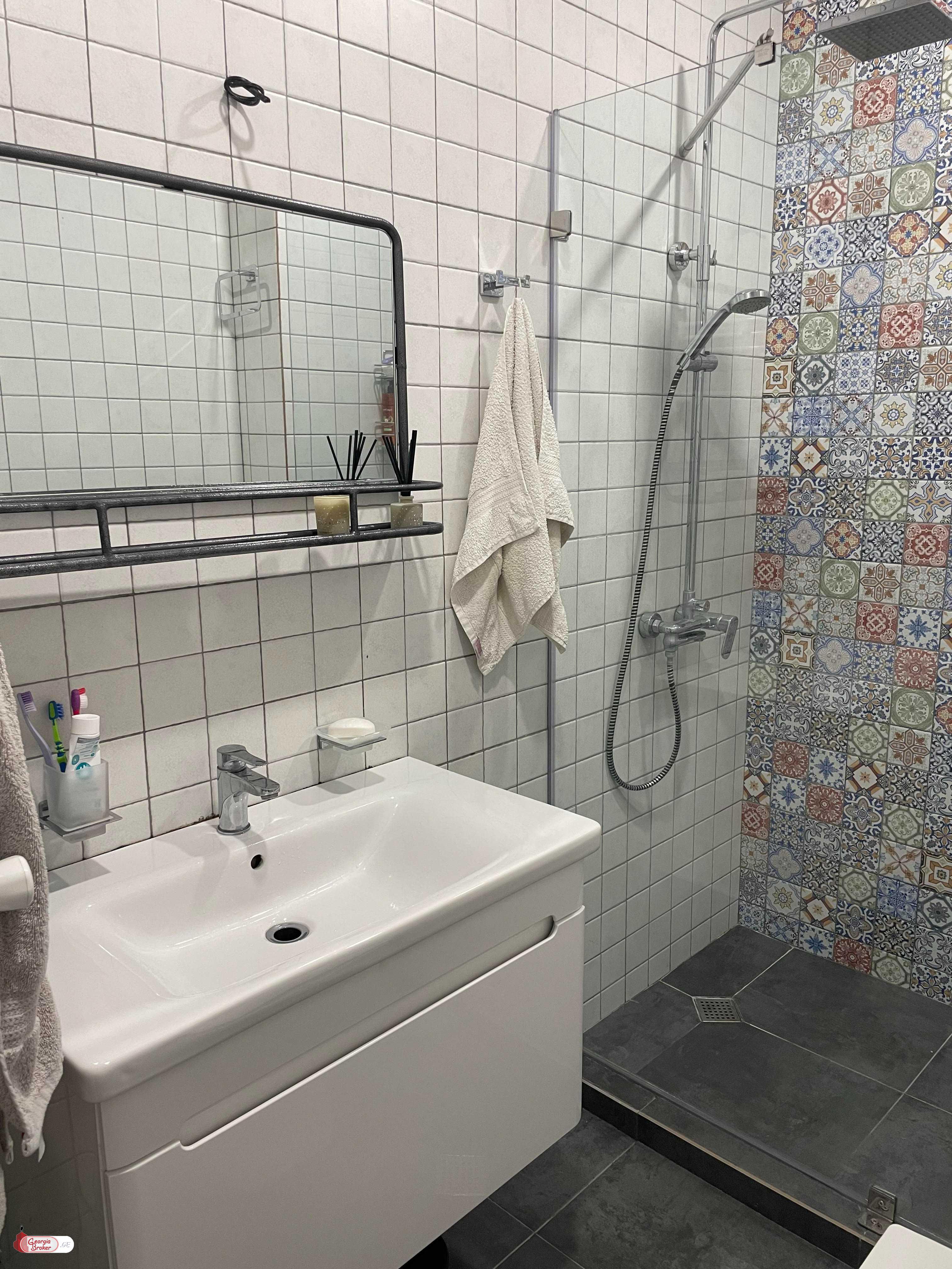 nearly repaired 2-room apartment for sale