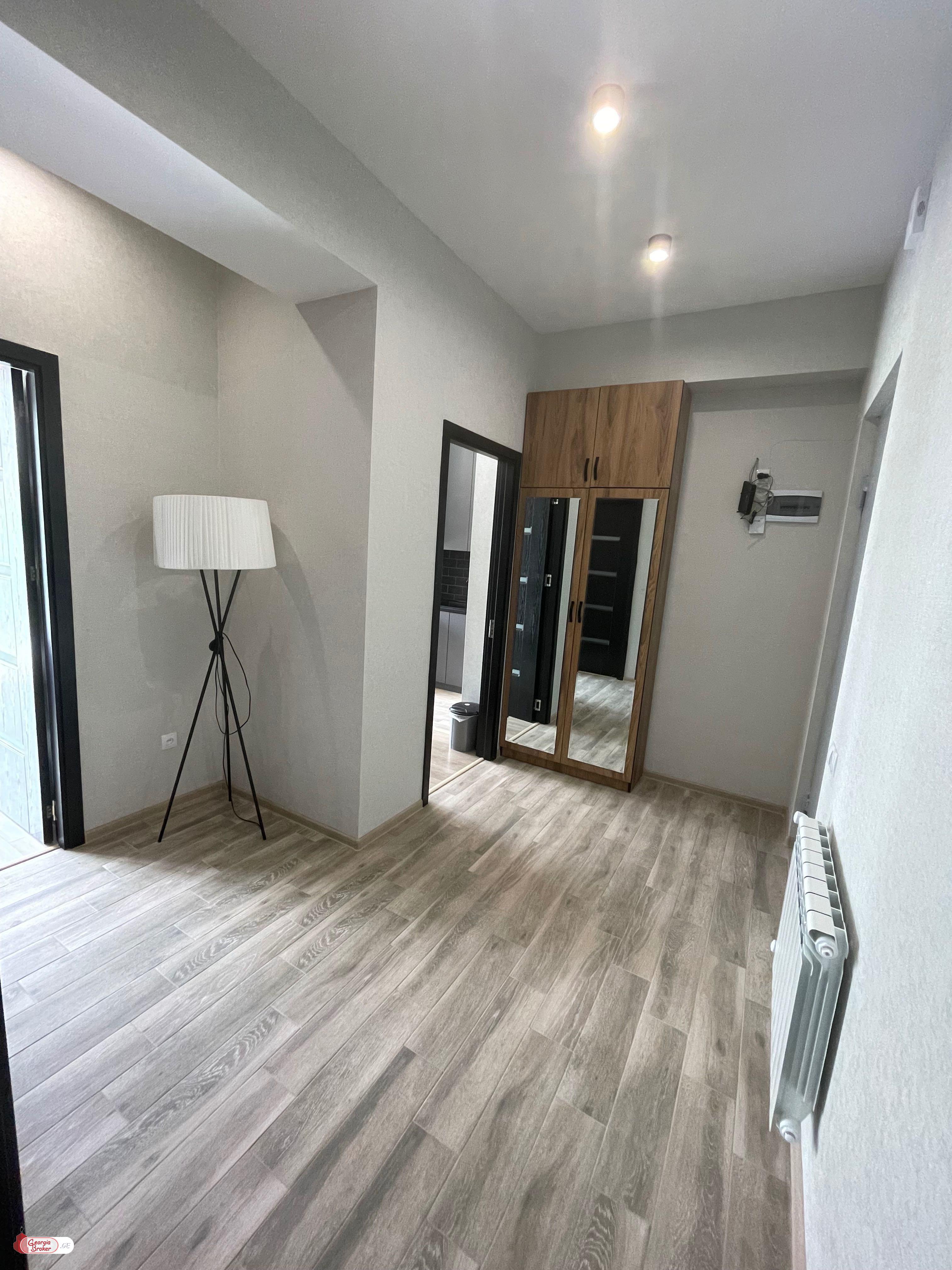 nearly repaired 2-room apartment for sale