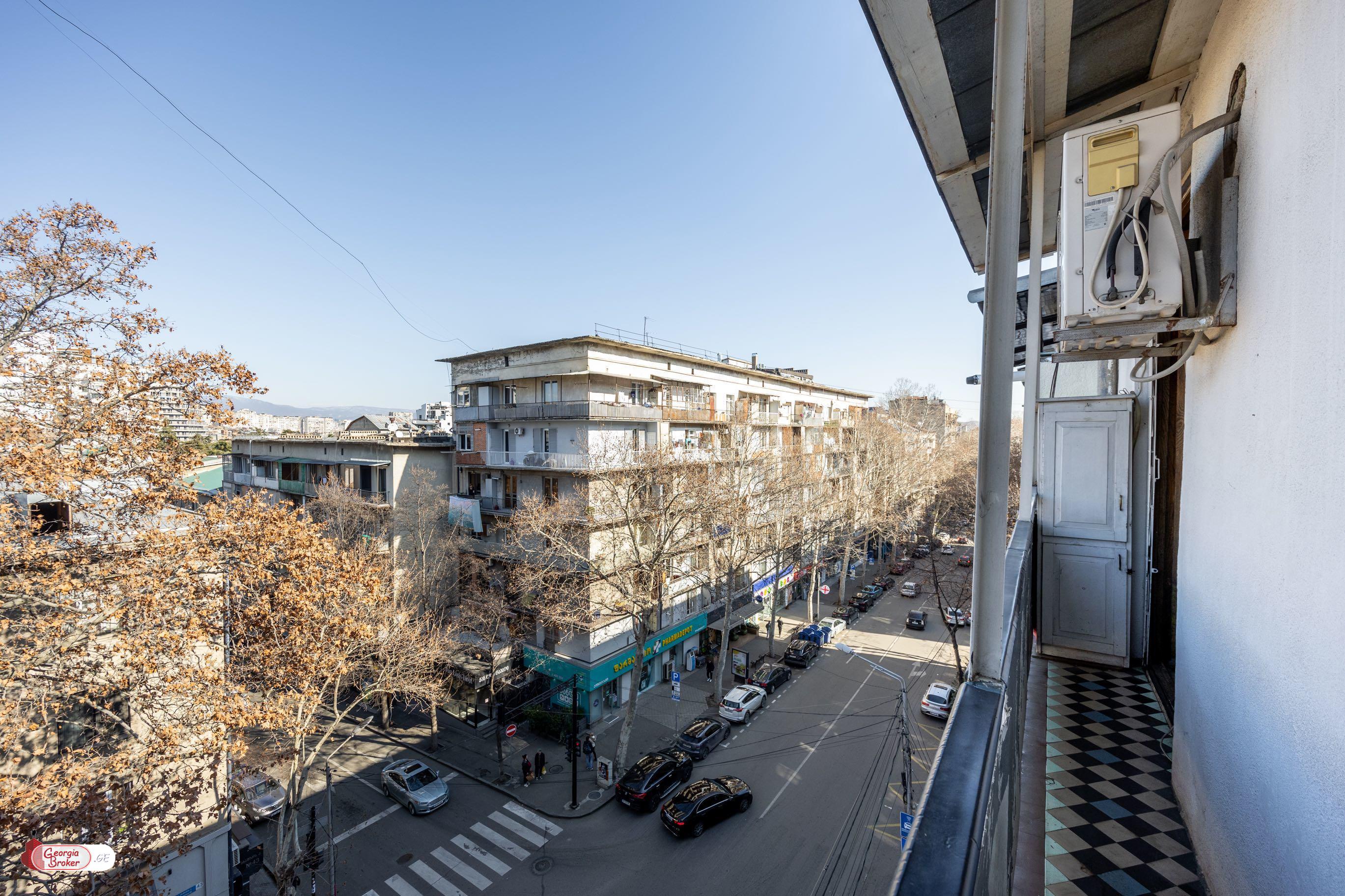 old repaired 5-room apartment for sale