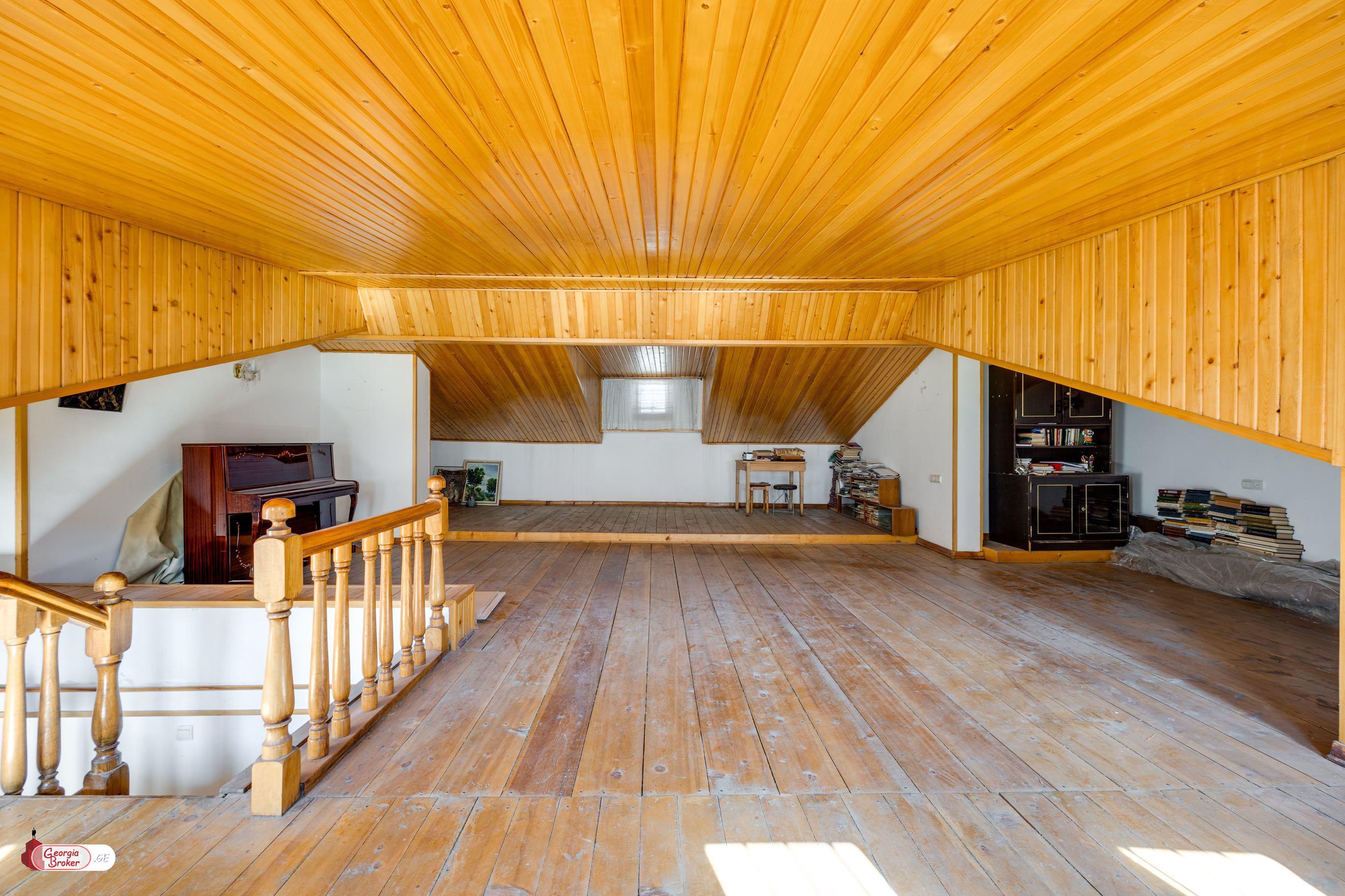 old repaired 5-room apartment for sale