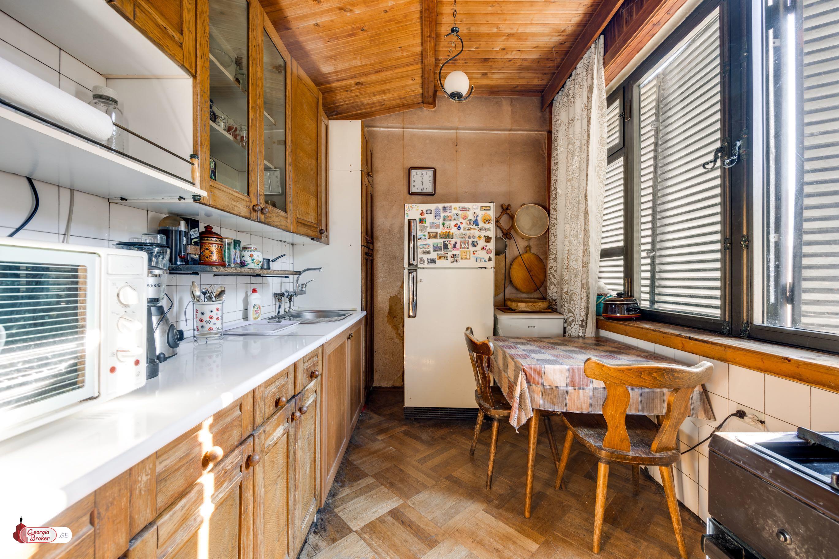 old repaired 5-room apartment for sale