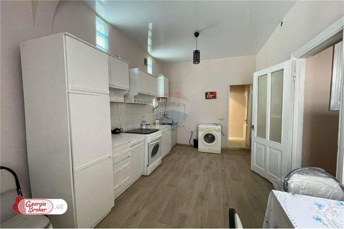 old repaired 5-room apartment for sale