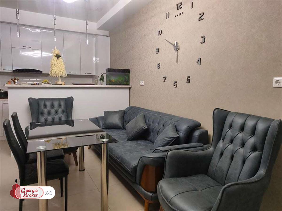 nearly repaired 5-room apartment for sale